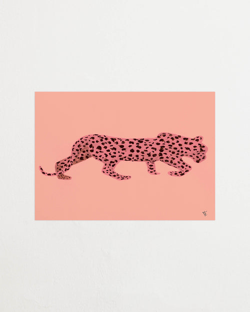 Minimalist illustration of the Leo Pink leopard with black spots in shades of pink on a light pink background.